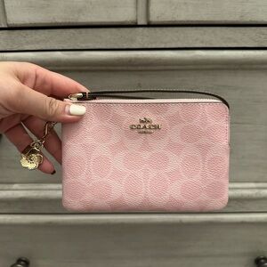 NWT Coach CEF72 Corner Zip Wristlet Signature Canvas with Charm Gold Powder